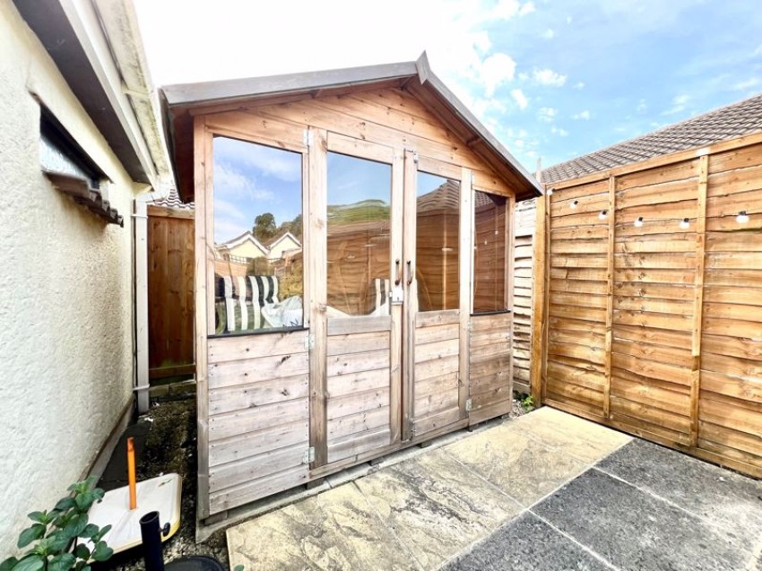 Images for Long Barrow Road, Calne