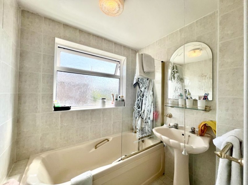 Images for Wyvern Avenue, Calne