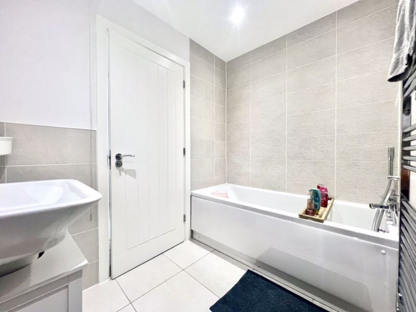 Images for Finch Lane, Calne