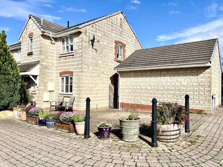 Honeysuckle Close, Calne