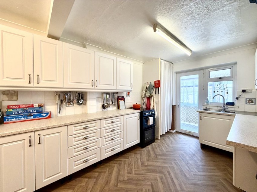 Images for Warren Crescent, Calne